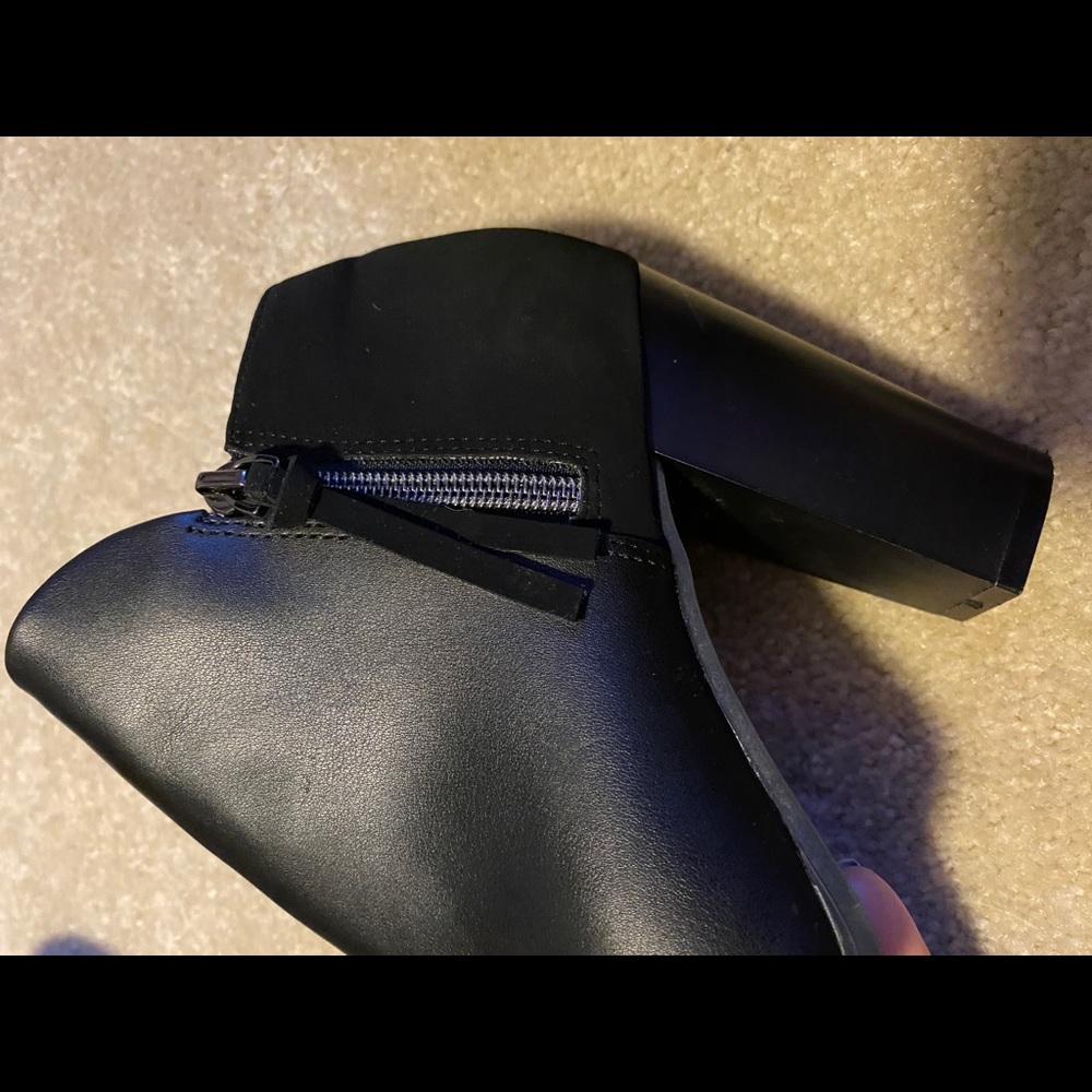 Fioni Booties ๐๐๐ - Picture 7 of 12